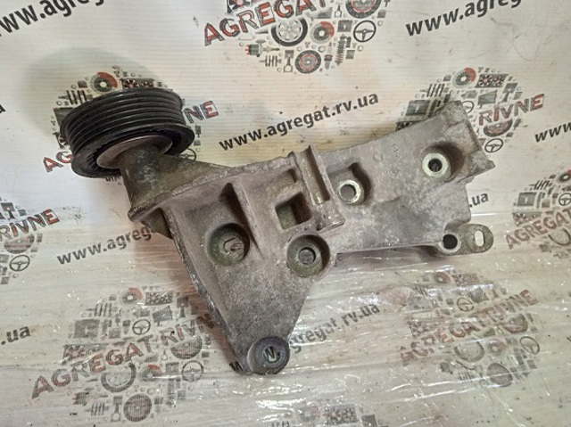 Кронштейн генератора натяжной 8200663057 RENAULT