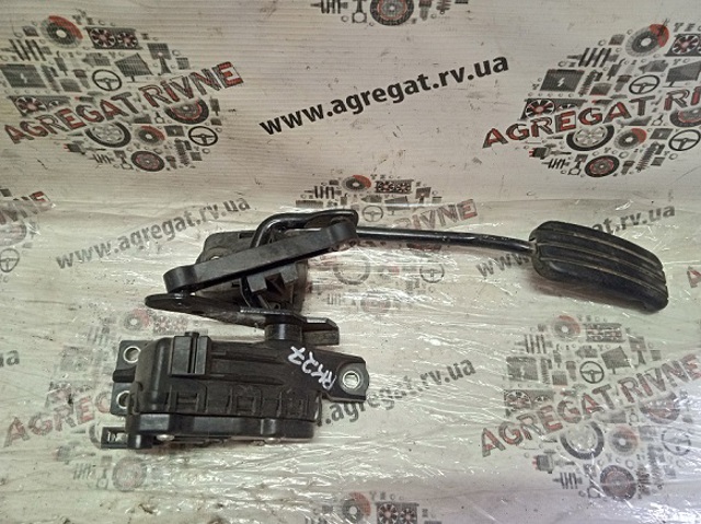 RENAULT 8200699691 Датчик положения педали акселератора (газа) в наличии Киев