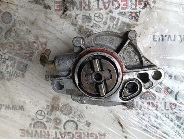Механический вакуумный насос 9637413980 PEUGEOT