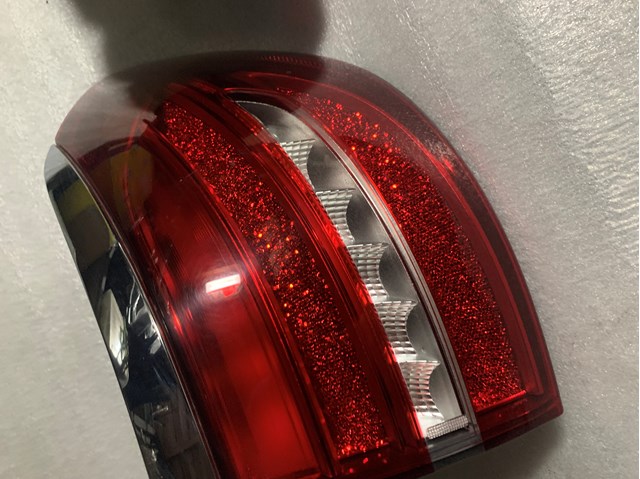 Задний правый внешний фонарь 2139068800 MERCEDES