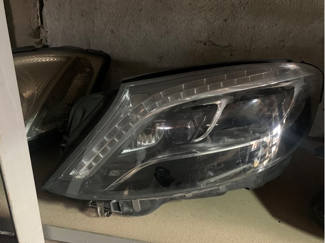 Фара левая передняя A2229061704 MERCEDES