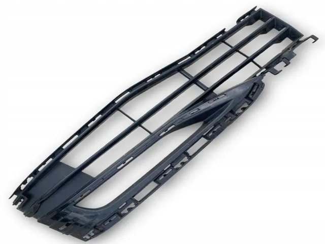 BMW 51117385277 Решетка бампера переднего левая в наличии Полтава