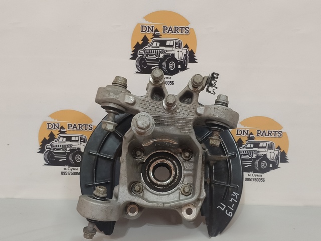 Кулак поворотный правый 5090130AB CHRYSLER
