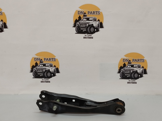 Рычаг задней подвески нижний, левый 551A16RR0B NISSAN