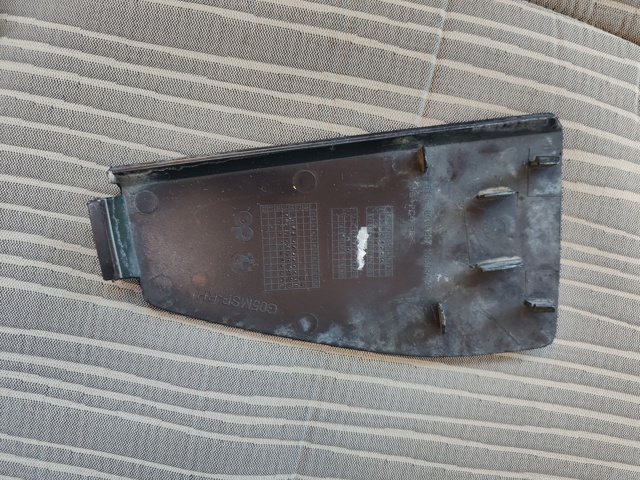 51118069237 BMW Заглушка бампера буксировочного крюка передняя правая купить в Кривой Рог