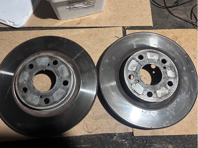 TOYOTA 4351242050 Передние тормозные диски в наличии Черкассы