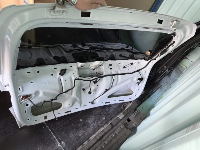 VAG 565827025C Крышка багажника в наличии Ирпень