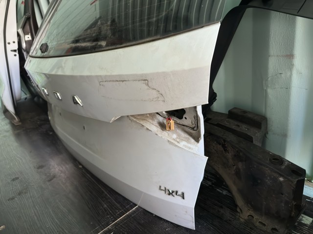 565827025C VAG Крышка багажника купить в Кривой Рог