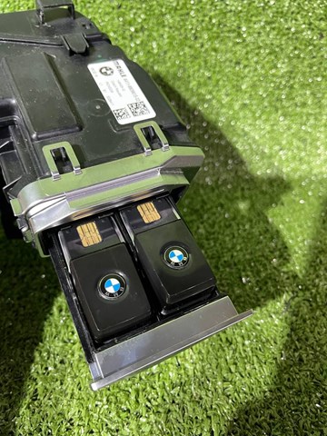 6809615 BMW Ароматизатор на приборную панель купить в Житомир