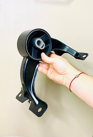 Задняя опора двигателя 5273893AE MARKET (OEM)