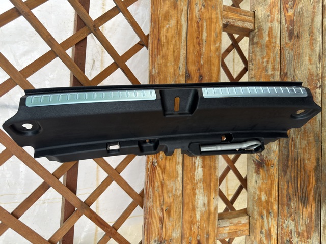 Накладка задней панели багажника A2976902900 MERCEDES
