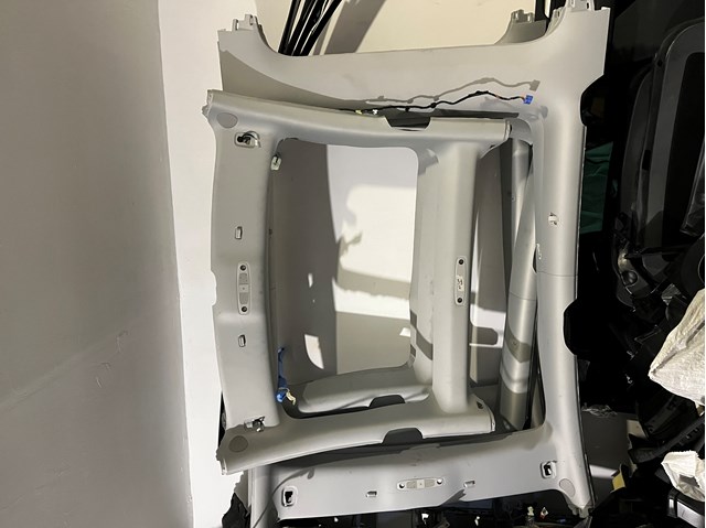159371800A TESLA Обивка крыши (потолок) купить в Николаев