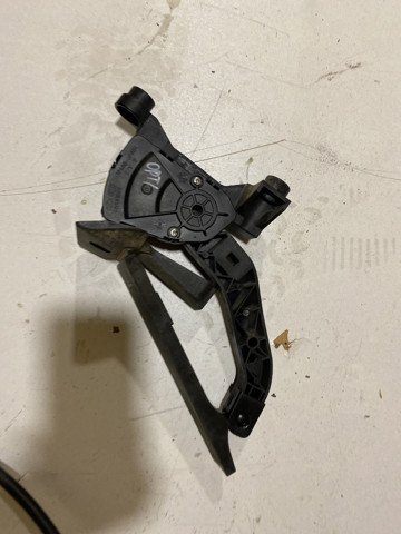 Педали газа 327002T110 HYUNDAI