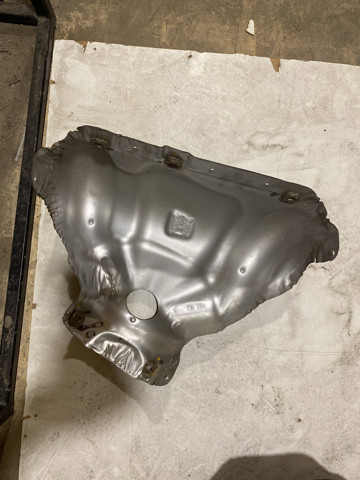 68084282AC CHRYSLER Защита (тепловой экран) выпускного коллектора купить в Львов