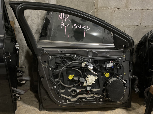 Водительская дверь 68248177AC CHRYSLER