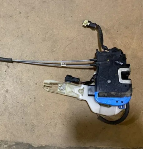 Замок передней левой двери 813102V000 HYUNDAI