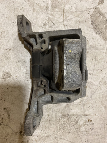 AV616F012AB FORD Подушка (опора) двигателя правая купить в Запорожье