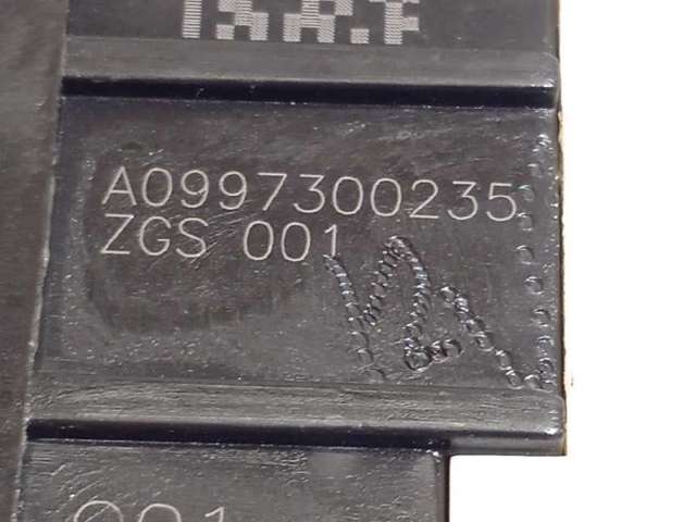 MERCEDES 0997300235 Замок двери задней правой в наличии Чернигов
