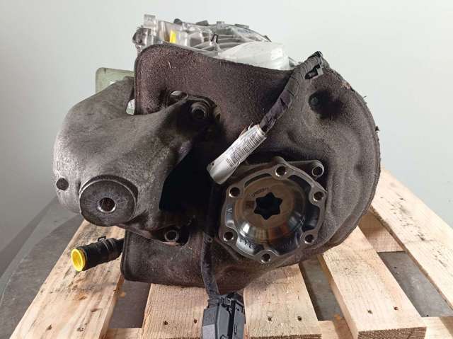 VAG 0MB300040C КПП в сборе (механическая коробка передач) в наличии Черновцы