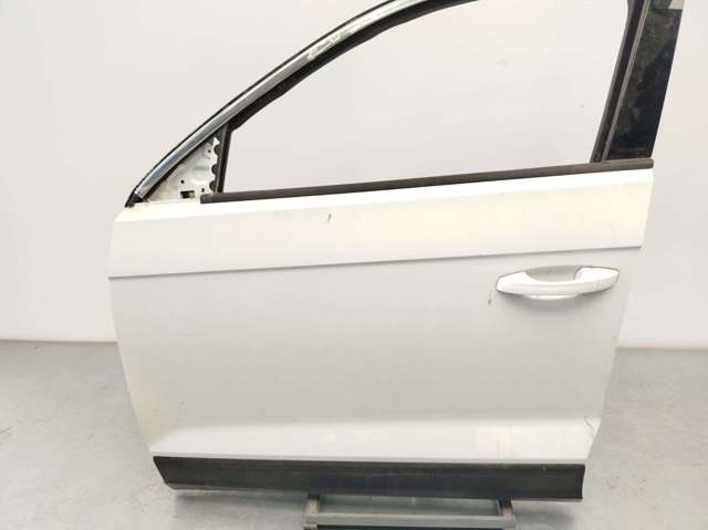 VAG 2GA831051AH Дверь передняя левая в наличии Одесса