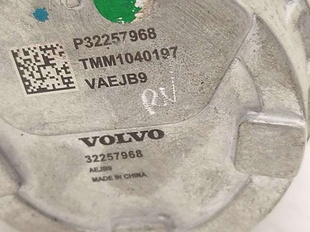 32257968 VOLVO Помпа водяная (насос) охлаждения, дополнительный электрический купить в Полтава