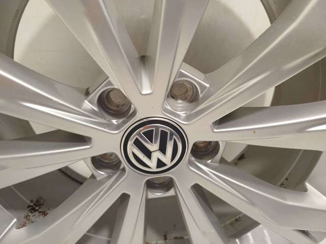 VAG 5NA6010258Z8 Диски колесные литые (легкосплавные, титановые) в наличии Черкассы