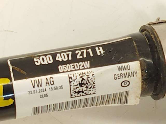 VAG 5WA407271H Левая полуось в наличии Черновцы