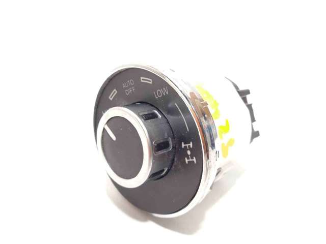 7L6941435R3X1 VAG купить в Ужгород