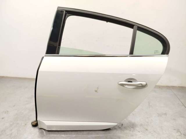 RENAULT 821011173R Дверь задняя левая в наличии Черновцы