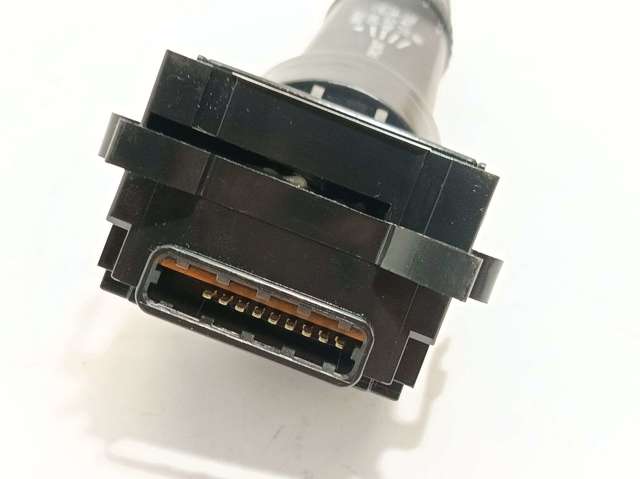 MITSUBISHI 8612A021 Переключатель подрулевой правый в наличии Запорожье