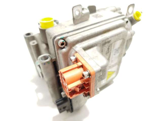926007596R RENAULT Компрессор кондиционера купить в Кривой Рог