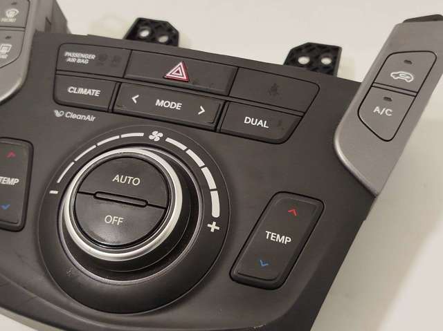 HYUNDAI 972502W4504X в наличии Тернополь