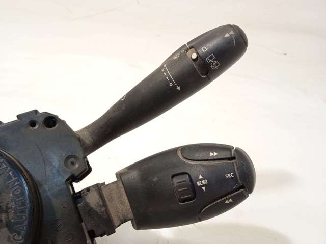 98200124XT PEUGEOT Правый подрулевой переключатель купить в Украина