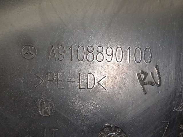 MERCEDES A91088901009051 Брызговик передний правый в наличии Винница