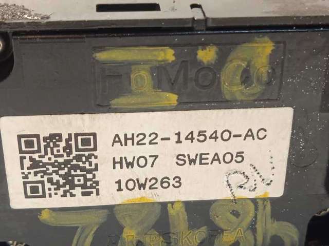 LR013883 LAND ROVER Кнопочный блок управления стеклоподъемником передний левый купить в Чернигов
