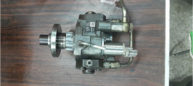 Насос топливный высокого давления (ТНВД) 16700AW401 DENSO