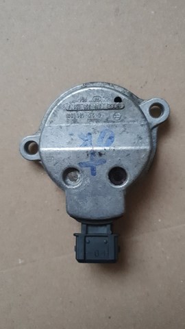 Датчик положения распредвала Audi 80 B4
