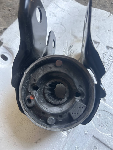 VOLVO 31387571 Сайлентблок переднего рычага в наличии Ирпень