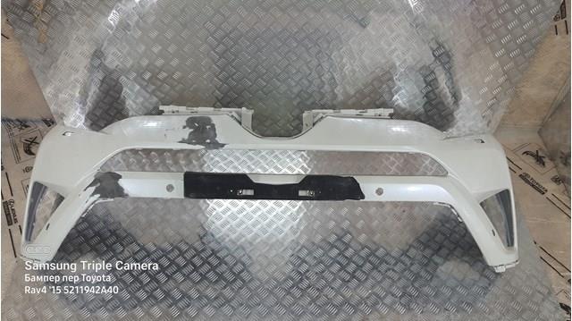 Бампер на авто 5211942A40 TOYOTA