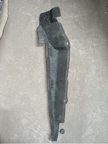 Уплотнитель под капот 658204CL0A NISSAN