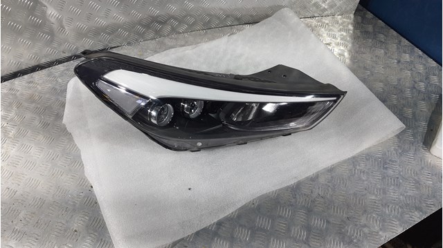 HYUNDAI 92102D7000 Фара правая в наличии Запорожье