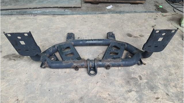 Нижняя монтажная панель крепления фар LR016868 LAND ROVER