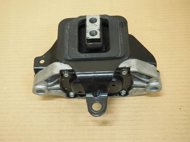 Кронштейн подушки (опоры) двигателя, левой 21830D3100 HYUNDAI