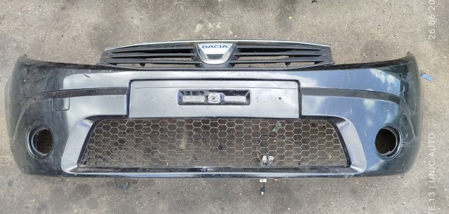 Бампер передний 8200526596 RENAULT