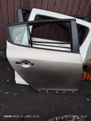 Дверь задняя, правая Renault Megane 3