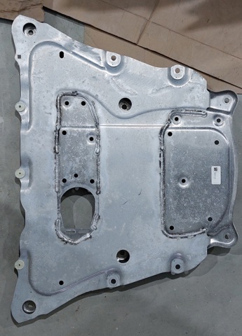 Защита поддона двигателя 31106862071 BMW