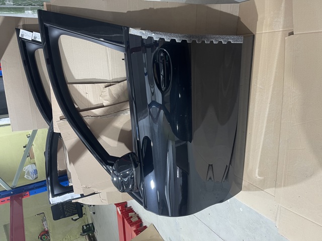 Водительская дверь 41008497441 BMW