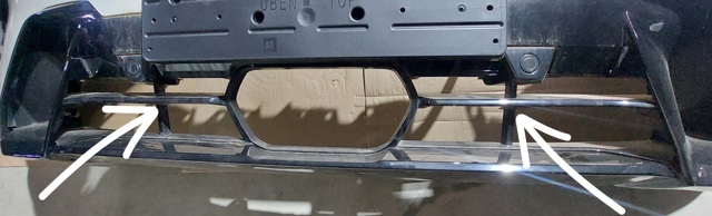 Центральная решетка переднего бампера 51115A241A7 BMW