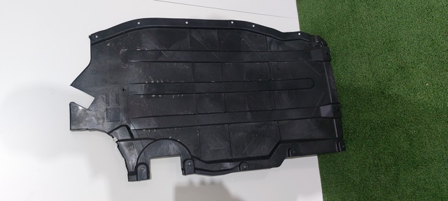 51759477806 BMW Защита днища передняя правая купить в Каменское