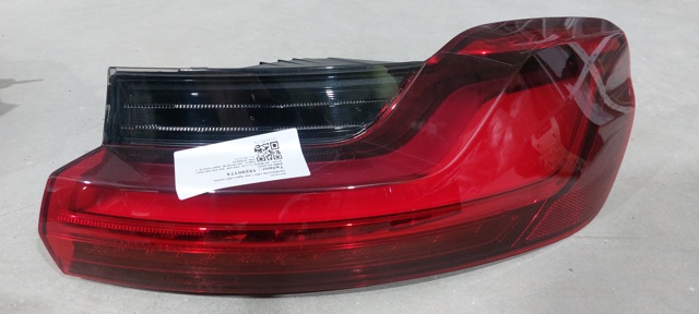 Задний правый внешний фонарь 63217409396 BMW